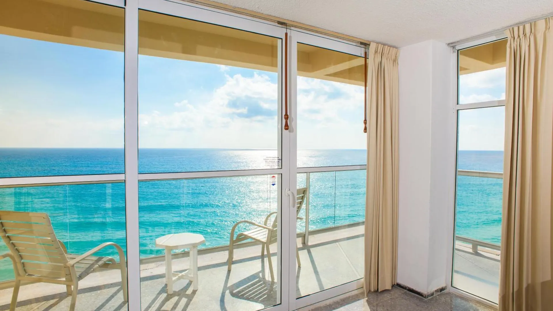 Amazing Oceanviews Beachfrt Condo Walk To Eat, Drink, Play Cancun Mexico